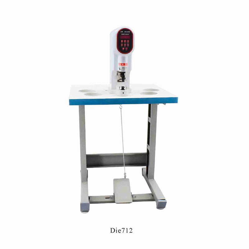 DIE712   Foot Type Attaching Hook Bar Machine